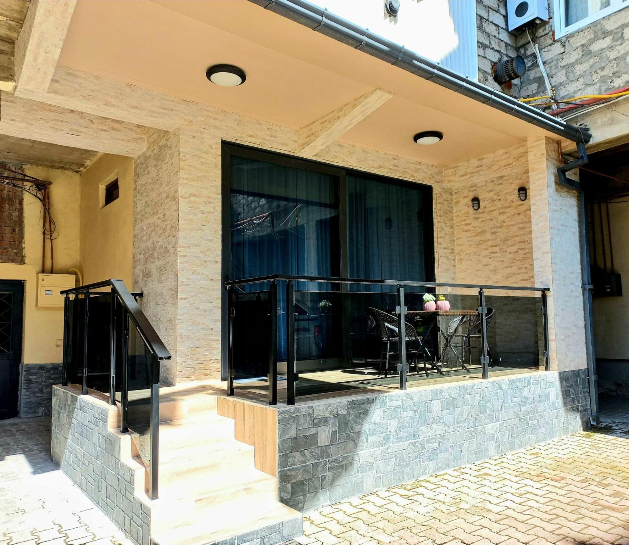 Apartment Near The Sea 1 コブレチ エクステリア 写真