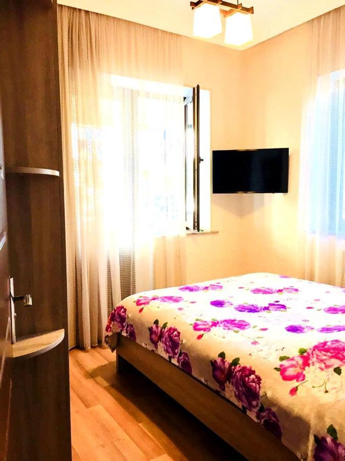 Apartment Near The Sea 1 コブレチ エクステリア 写真